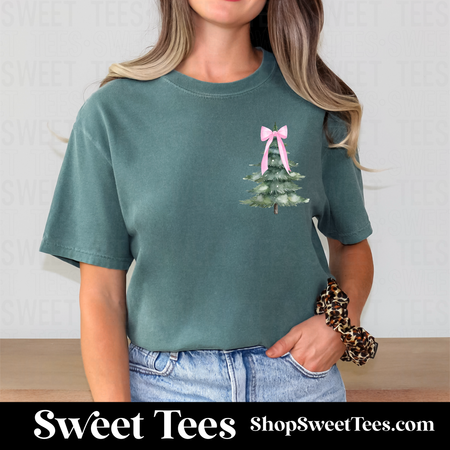 Pink Bow Christmas Tree Pocket Print tee - Green