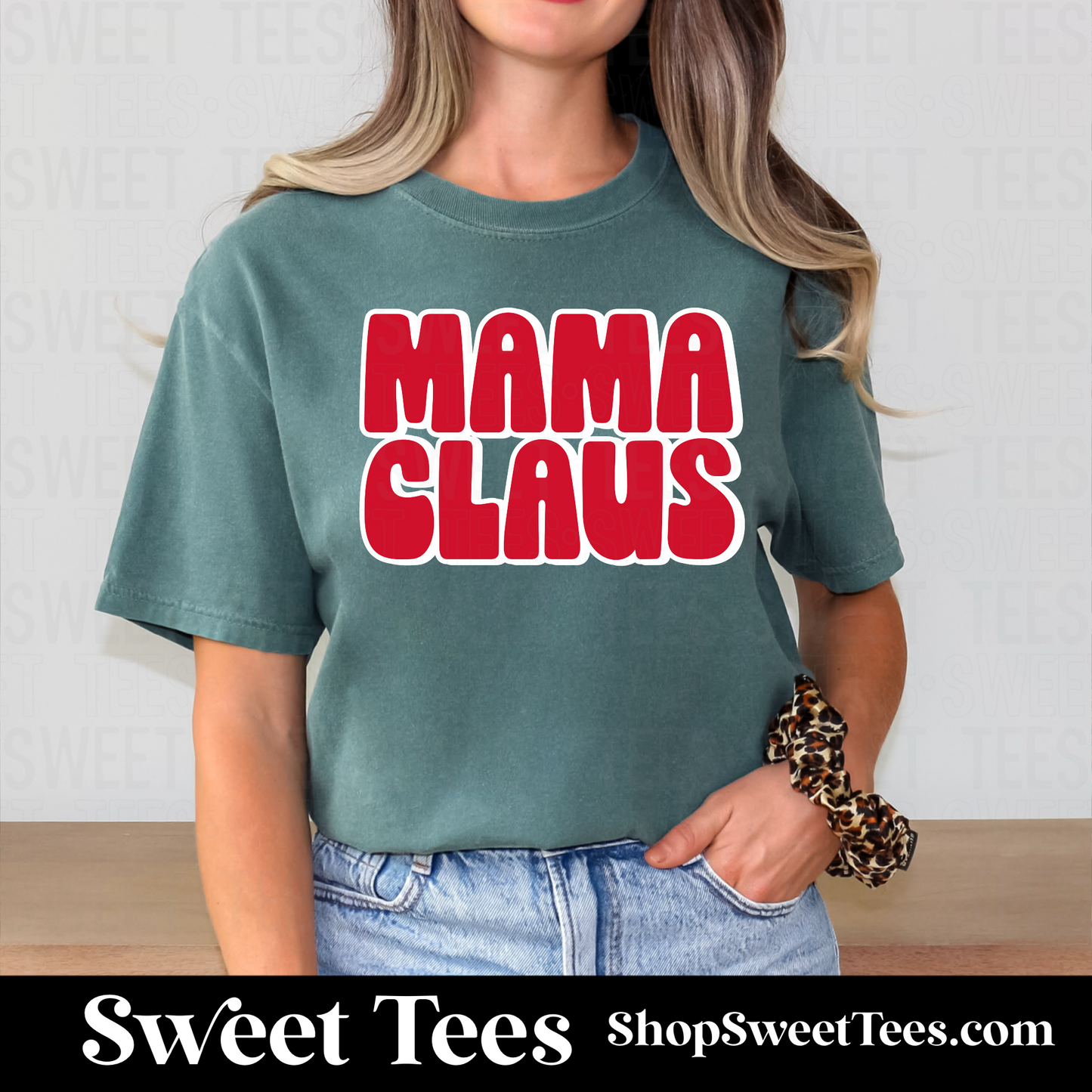 Mama Claus tee - green